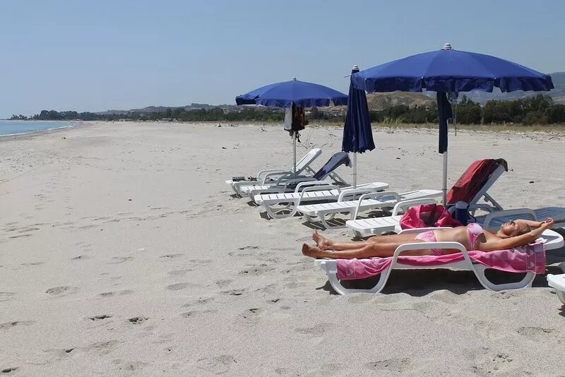 Italian luxury house with sea views in holiday area and access to pool and beach