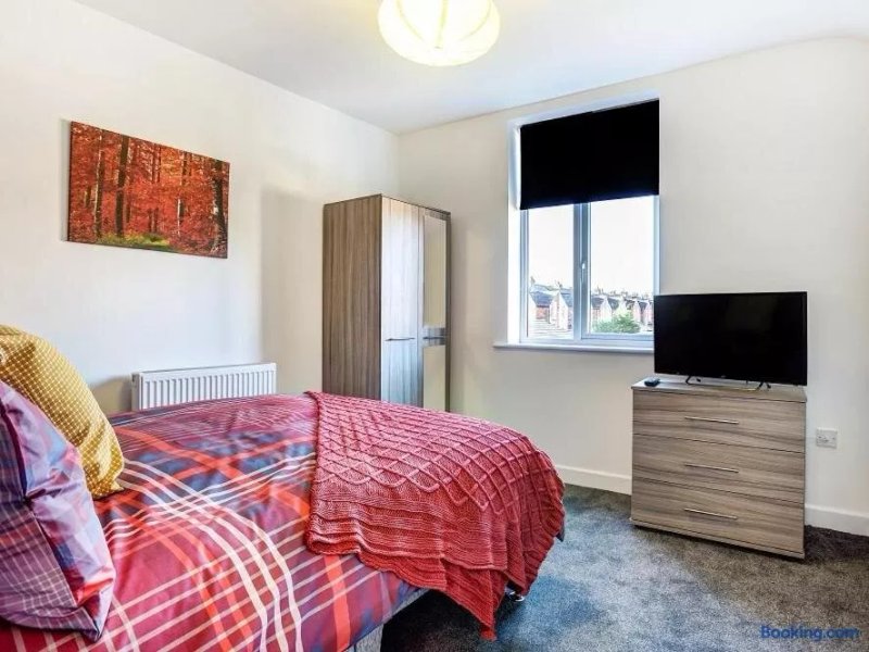 Townhouse Plus @ 166 Edleston Road Crewe