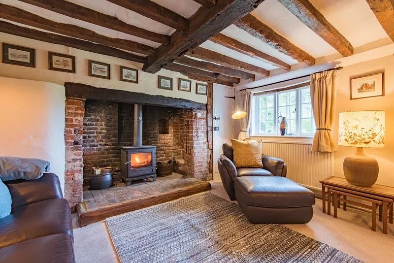 Plum Pudding Cottage by Bloom Stays - sleeps 2 guests  in 1 bedroom