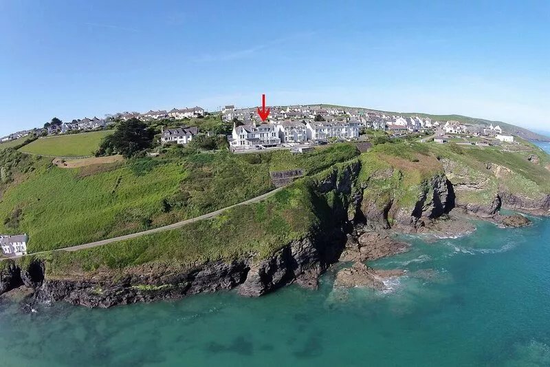 LUXURY LARGE 7 bedroom house Fantastic Sea Views sleeps up to 14.