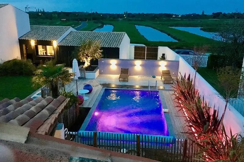 Independent studio with beautiful garden and POOL on the island of Oléron