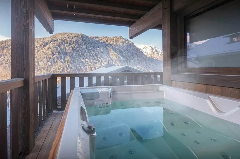 Chalet Amarou - mountain stay for 6 with hot tub in Châtel - OVO Network