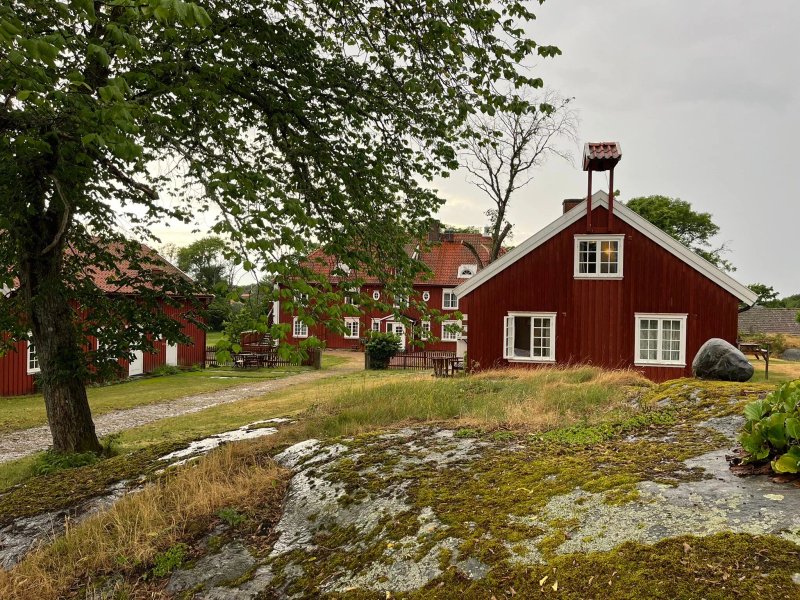 Kobbar & Skar Vandrarhem  B&B