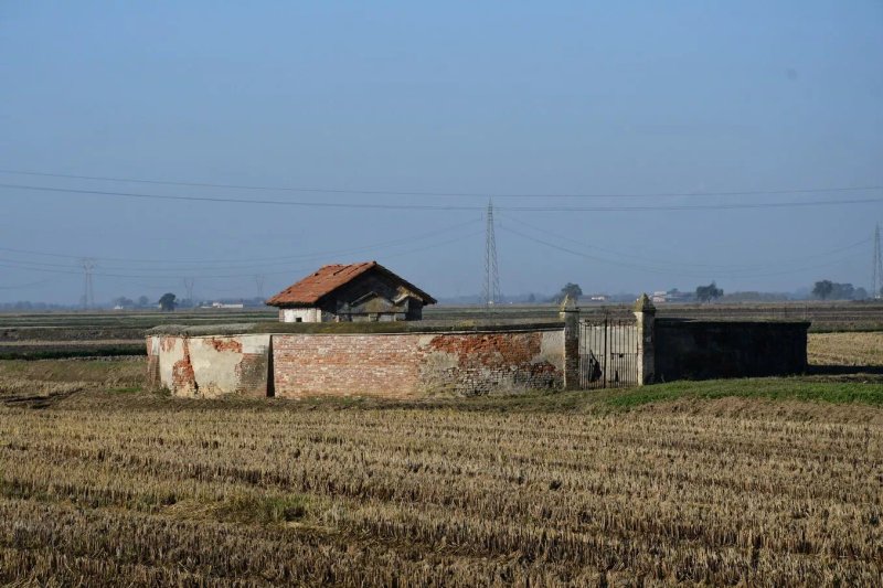 Cimitero Abbandonato Di Castell'apertole