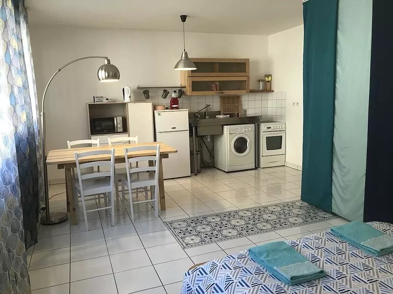 Large studio 30 m2 in the city center and next to the old town of Annecy