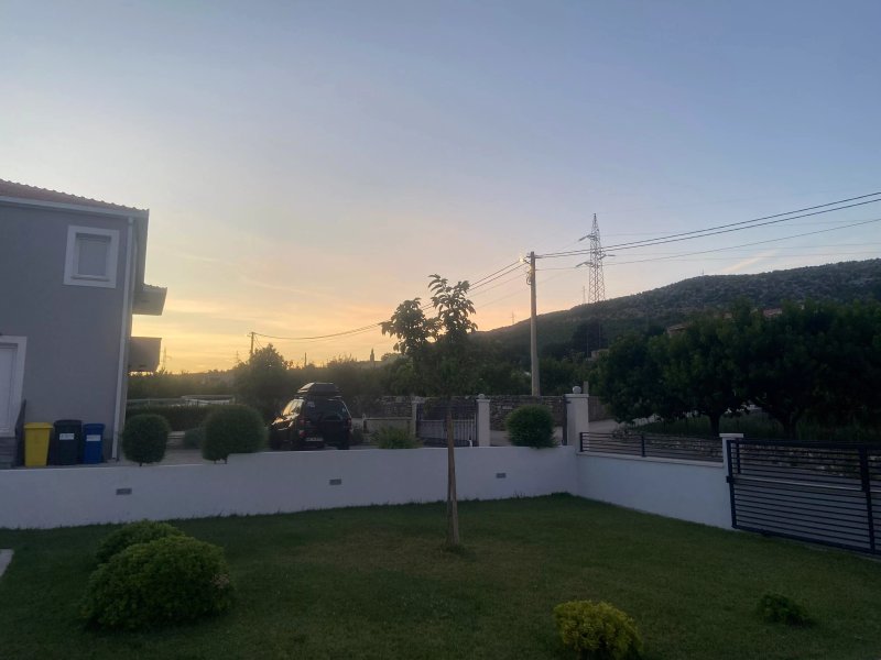 VILLA ALMIC with heated pool, 5 bedrooms, Media room,multi-use playground court