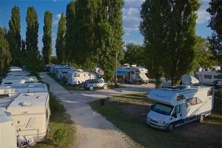 Aqua Camp Mobilhazak - Thermal Kemping Tiszakecske