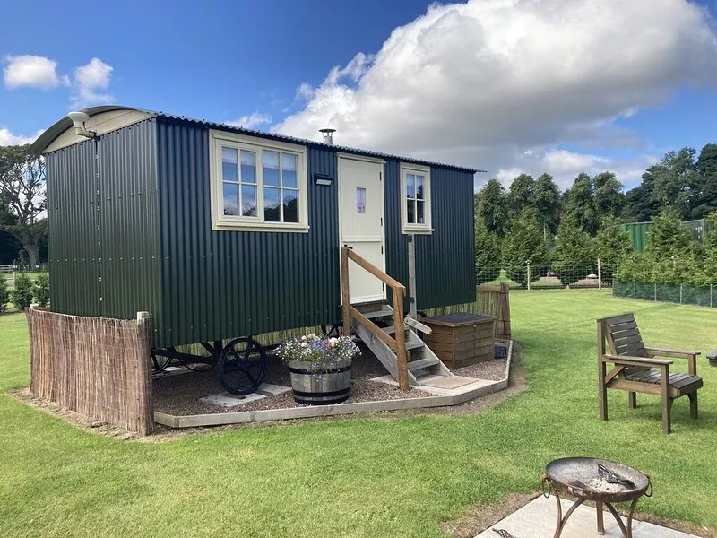 Luxury Shepherd's Hut (The Hawthorn) at Templehall