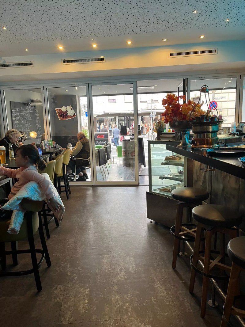 Bistro Hollywood