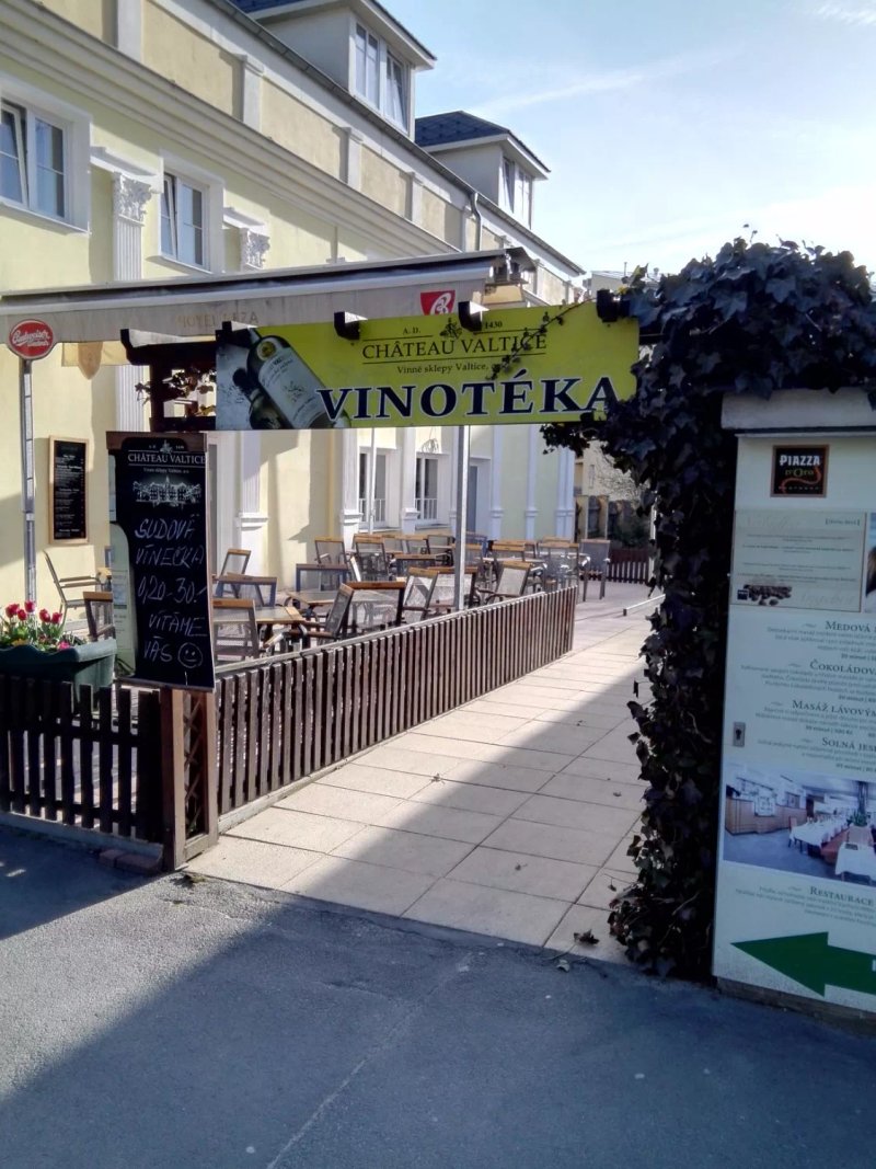 Vinoteka U Bacu