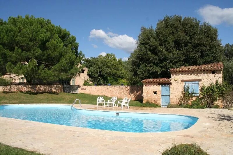 La Farigoule, 6/8 person rental with shared pool, nature and calm