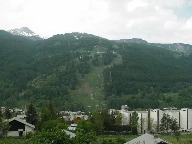 High standing service, ideally located in a mountain village.