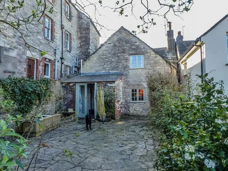 Beautiful seaside period cottage in the middle of Swanage, dogs welcome
