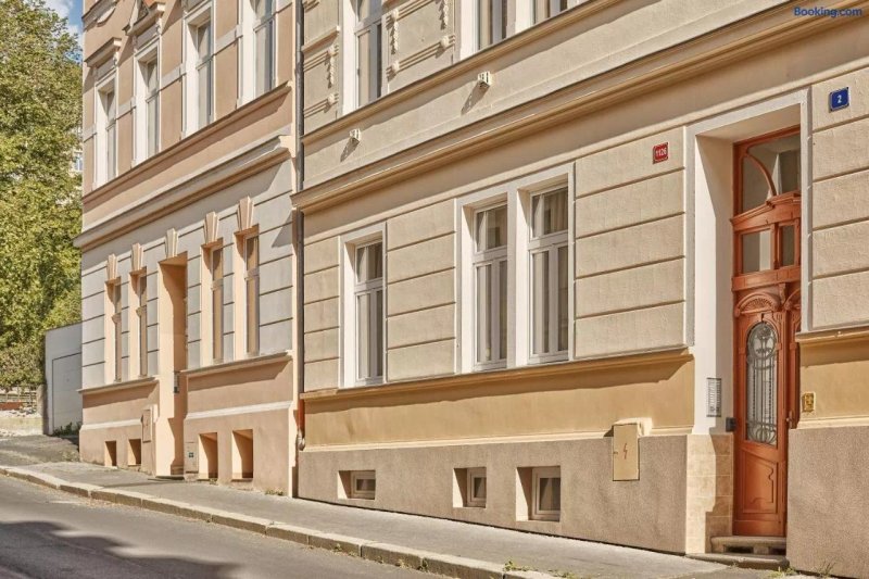 Lyra Aparthotel