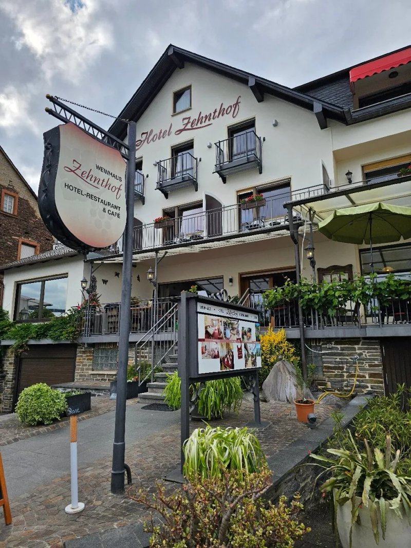 Weinhaus Zehnthof Hotel-Restaurant & Weingut