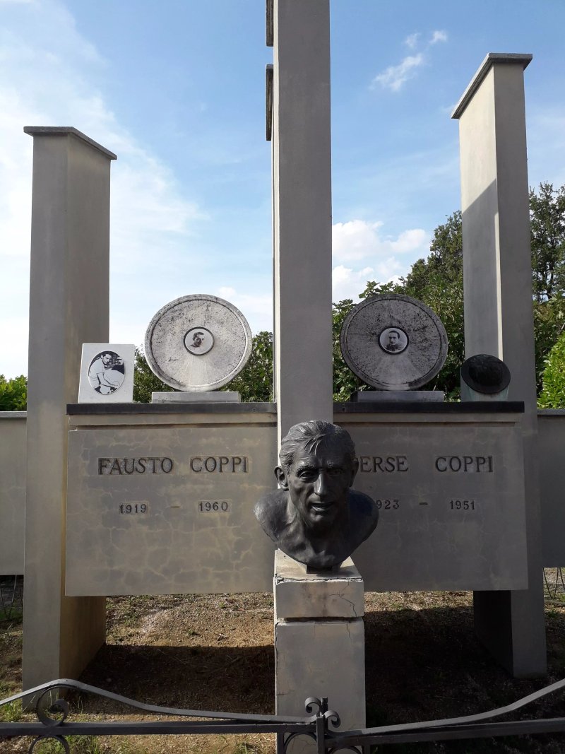 Tomba Di Fausto e Serse Coppi