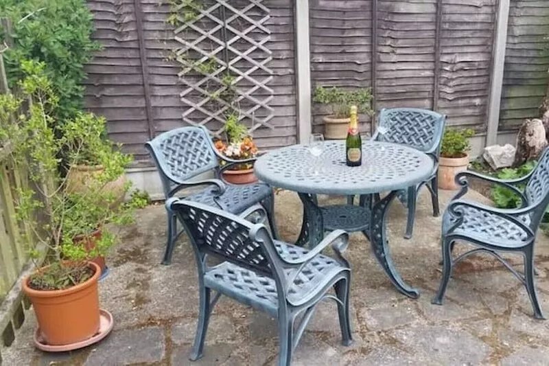 Raleigh Cottage Detached 3 bed House in Quiet Area