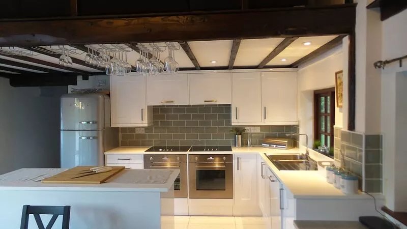Luxury villa for 22 people with pool, jacuzzi, large garden and private pub!