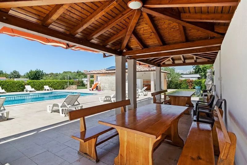 Exquisite Mobile Home in Banjole with Garden