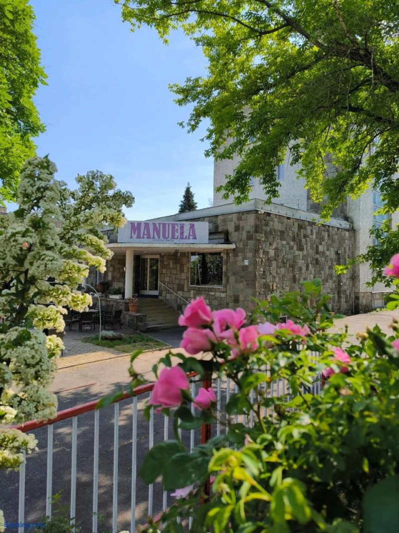 Manuela Hotel
