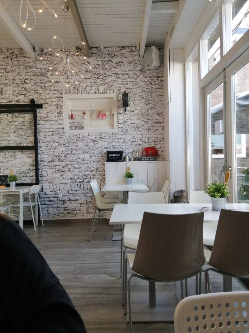 Aan Hoes lunchroom/ijssalon
