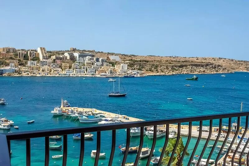 GetawaysMalta - Harbour Lights Seafront Penthouse with Terrace St Paul's Bay