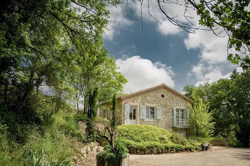 Cosy gîte with terrace and private pool