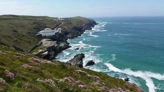 South West Coast Path Walk - Newquay's Twin Headlands from Newquay Station