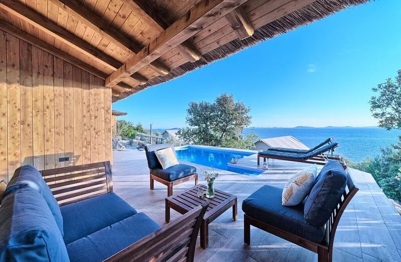 Luxury Bungalow New Horizons II