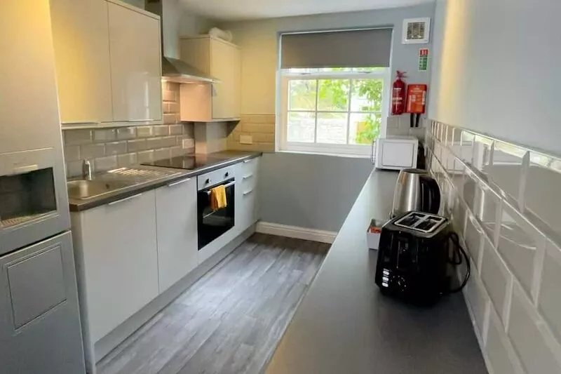 Serviced 2 bed Apartment *Norton House in Mumbles