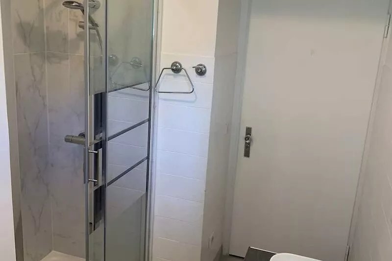 4 room apartment, terrace, garden, pool, tennis, 10min beach & restaurants
