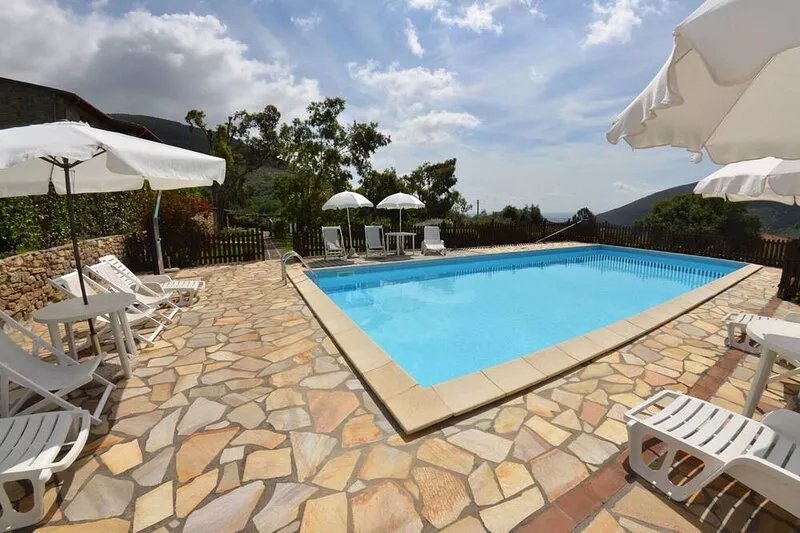Stunning private villa for 8 guests with WIFI, pool, TV, terrace and parking