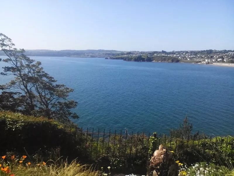 5*  Apartment - Free Swimming Pool - Free Parking on site
