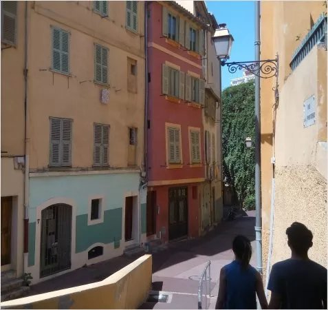 TresNice Old Town Walking Tour