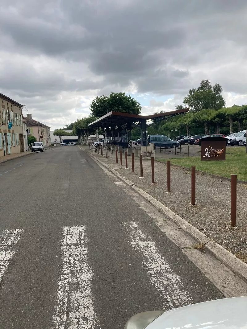 Ancien Marche Aux Veaux