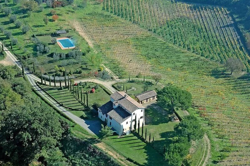 Beautiful house on garden with shared pool just a few minutes Siena Tuscany