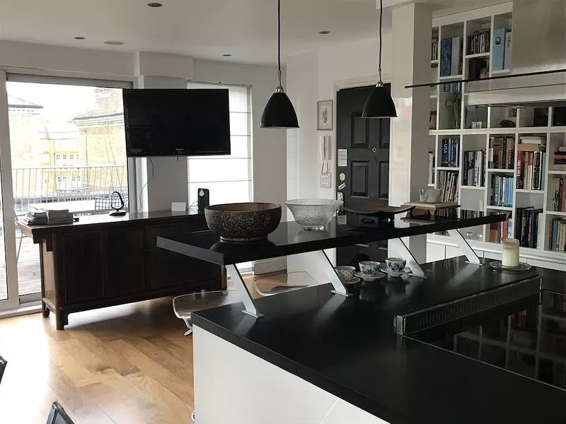 Cool 2-bed penthouse, with a 40 sqm terrace, stunning views on the city