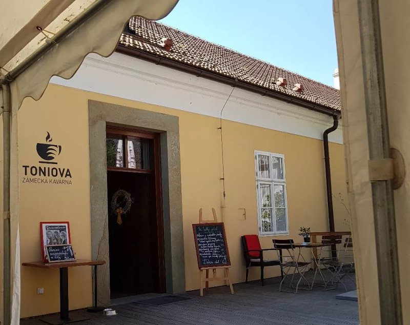 Toniova zamecka kavarna a restaurace