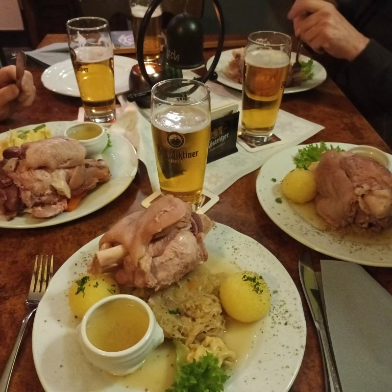 Restaurant OZ'ler