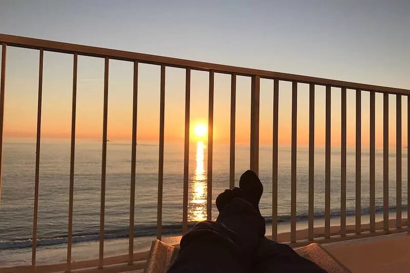 Facing the sea, direct access beach / duplex apartment ideal family / child