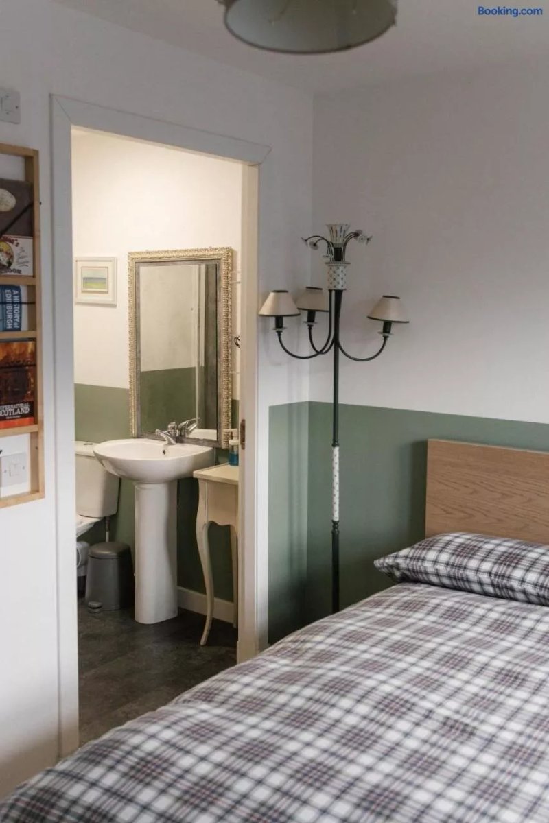 BroomHouse HomeStay