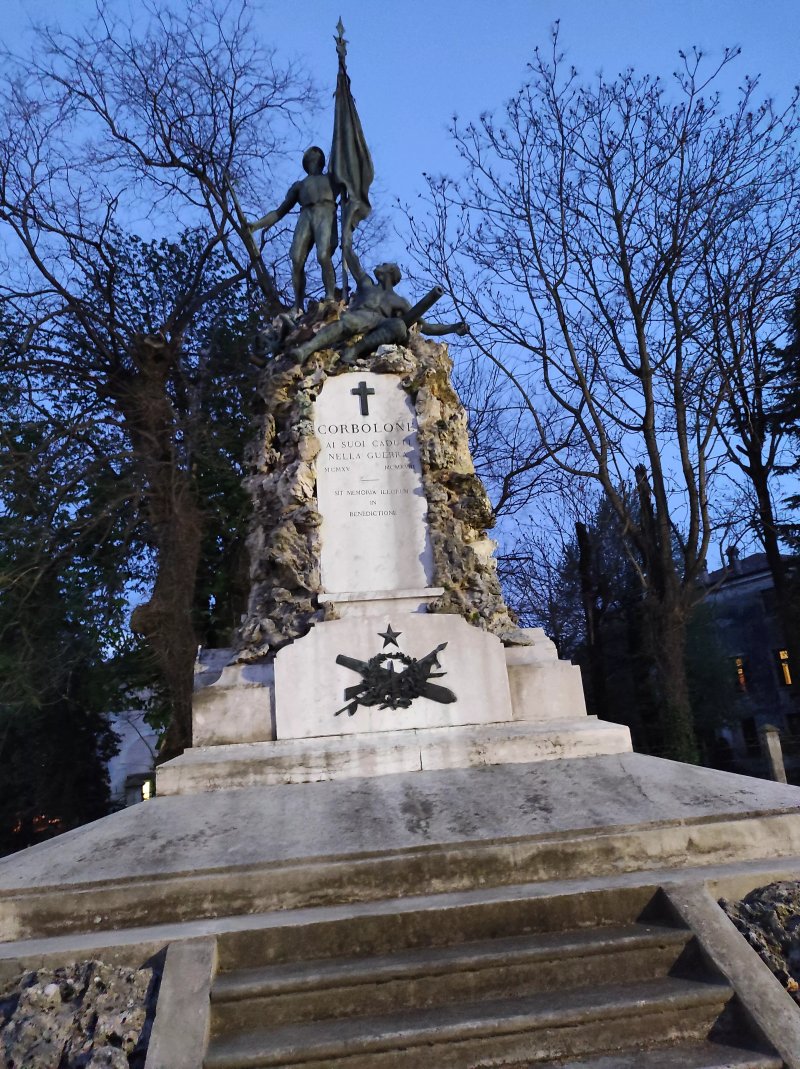 Monumento ai Caduti della Prima e della Seconda Guerra Mondiale