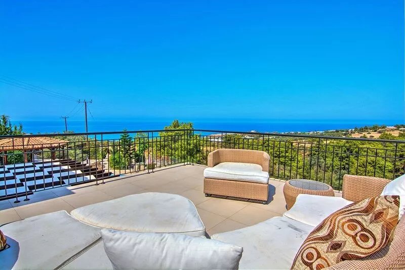 Villa Charno -  a villa that sleeps 08 guests  in 4 bedrooms