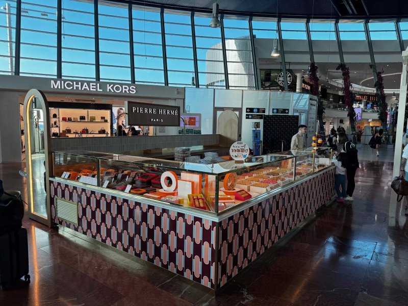 Pierre Herme - Aeroport Nice Cote d'Azur Terminal 2