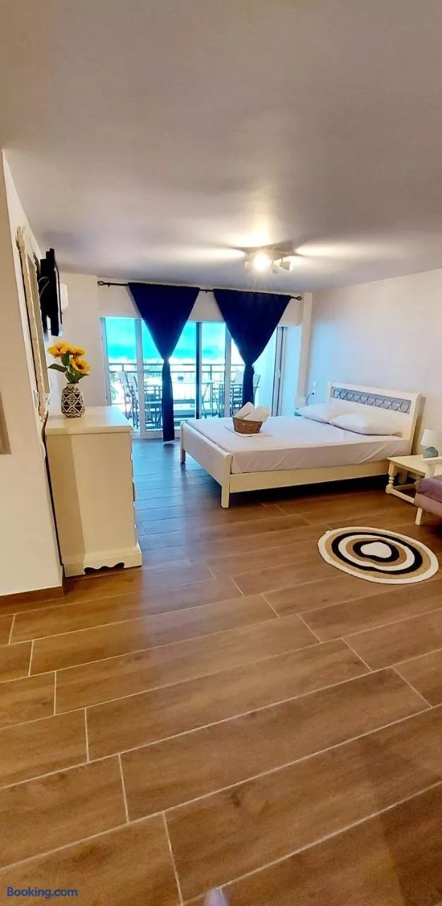 Nefelis Rooms