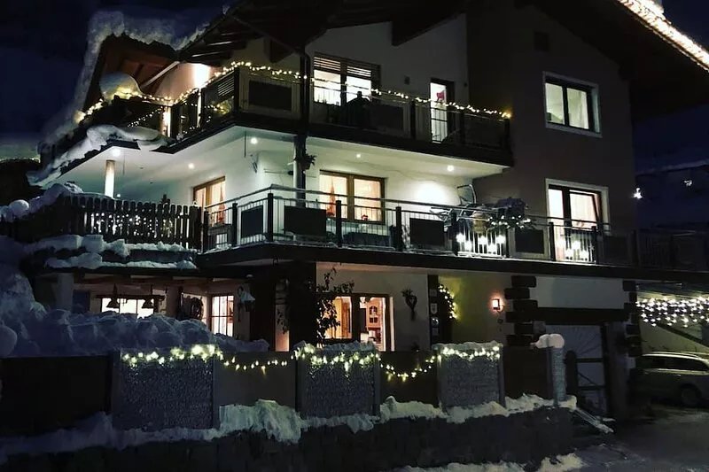 family-friendly, cozy, fantastic view over the Zillertal