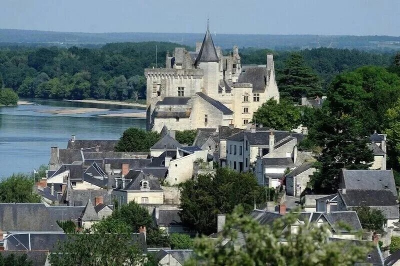 Le Logis des Abbesses - A hanging garden on the Loire.