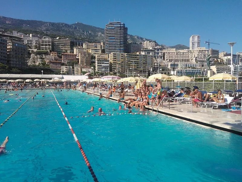 LUXURY APARTMENT EQUIDISTANT FROM JUAN LES PINS & ANTIBES.