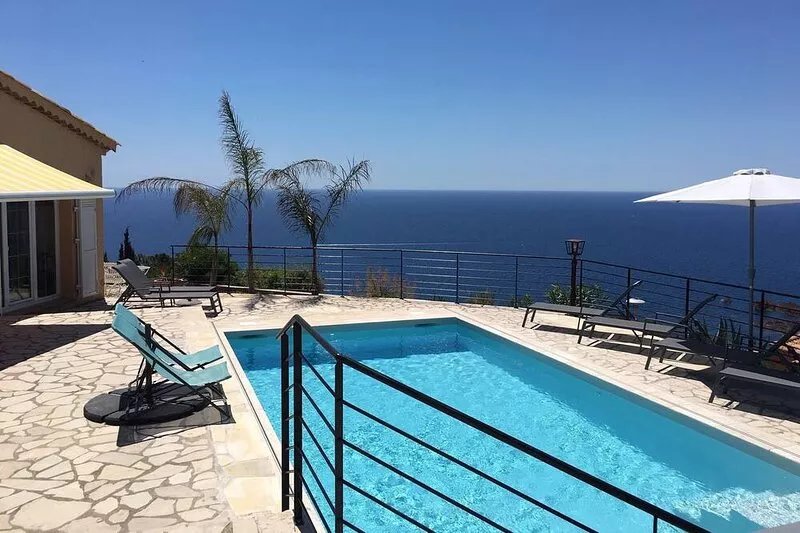 AGAY - Charming villa with heated swimming pool and exceptional sea view