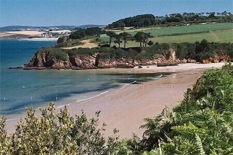 Ti braz 230 square meters large house near the sea bai de bouarnenez